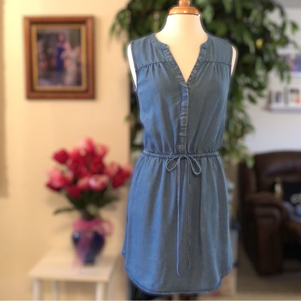 Gap Factory Denim Dress with Size Small With 2 Pockets Each 7-8” Deep
